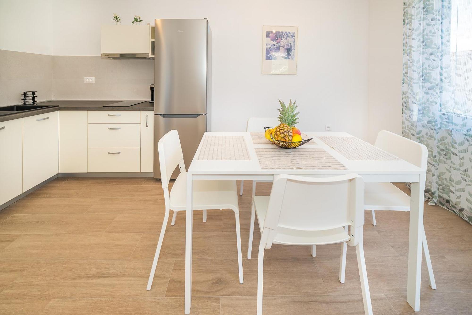 Poolside Apartments Anabella Baška Eksteriør bilde